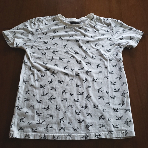 Forever 21 Bird Print Grey Short Sleeve T-Shirt - Picture 1 of 2
